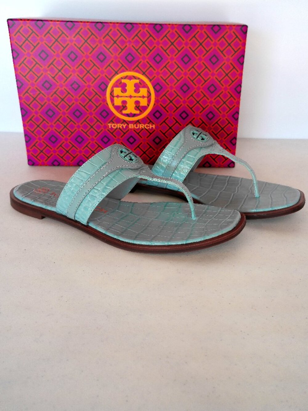 Tory Burch Thong Welt Soft Croco Embossed Sandals Size 8 Soft Calf Leather
